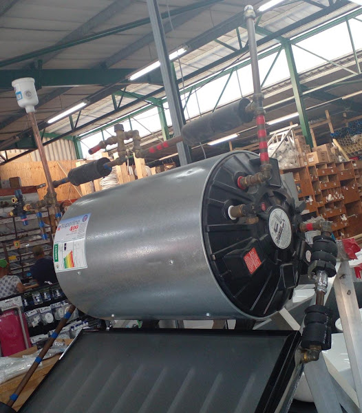 Solar water heating system